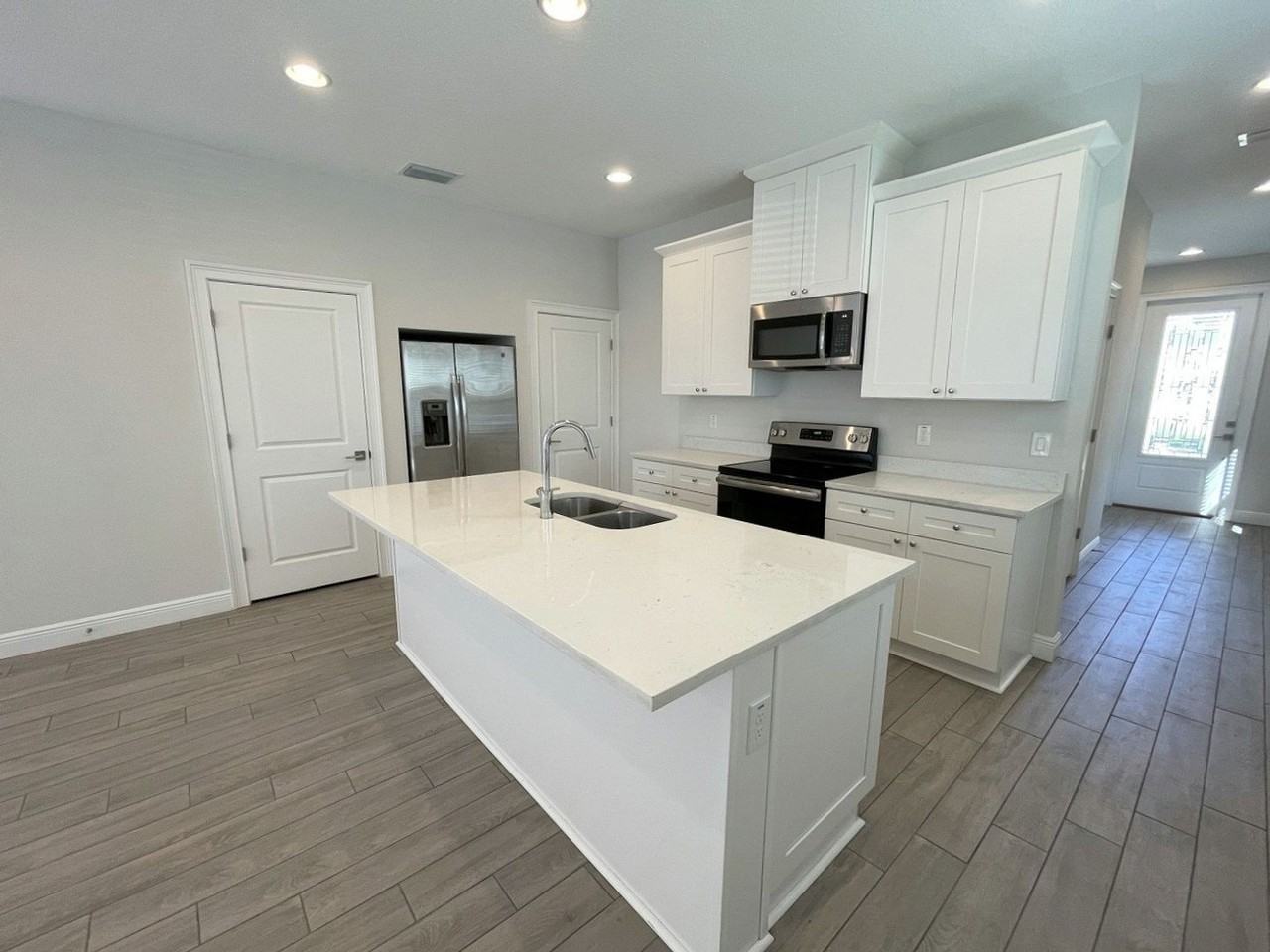 2502 W Fig St #2 - Photo 6 of 17
