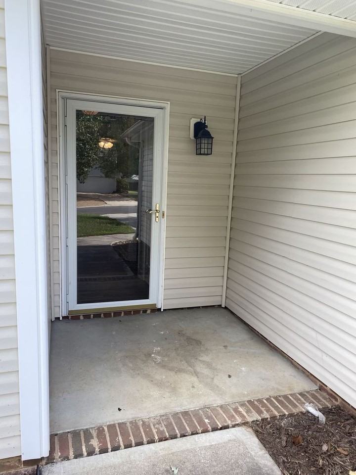 4924 Aldersbrook Dr - Photo 2 of 24