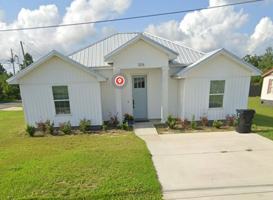 featured image of 3218 Douglas Rd