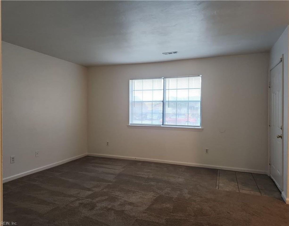 6045 Bradford Dr - Photo 3 of 33
