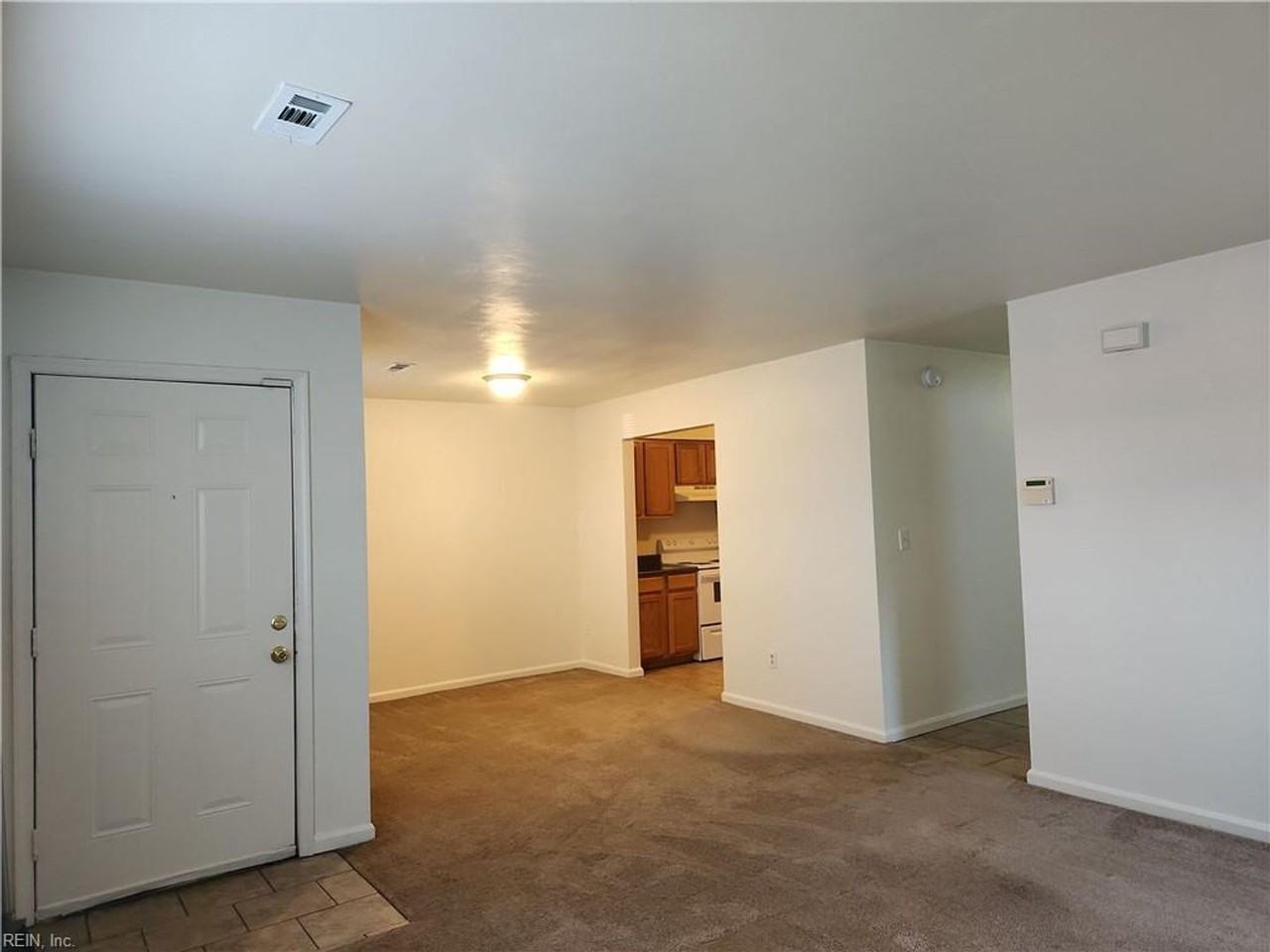 6045 Bradford Dr - Photo 5 of 33