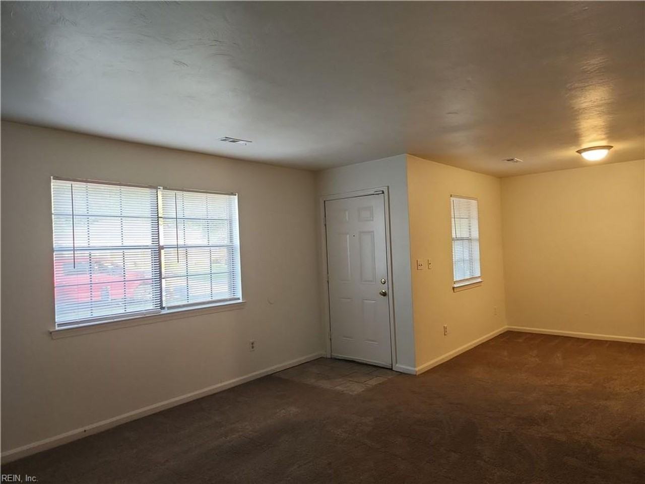 6045 Bradford Dr - Photo 6 of 33