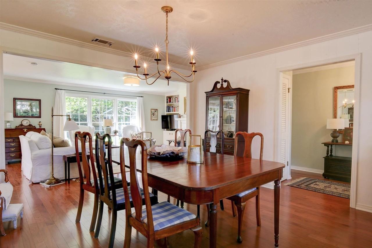 453 Ivy Cir - Photo 5 of 10