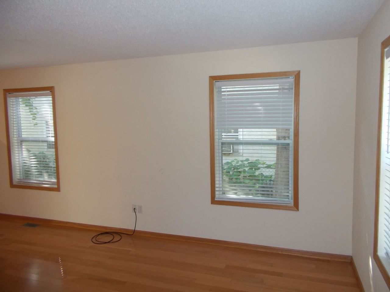 1020 Stinson St - Photo 2 of 35