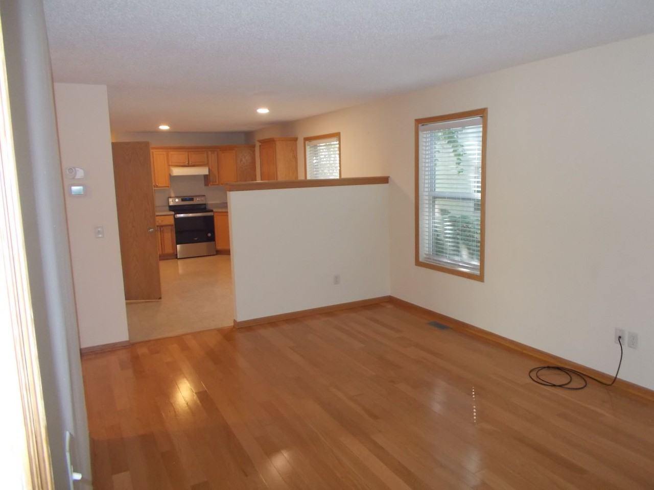 1020 Stinson St - Photo 3 of 35