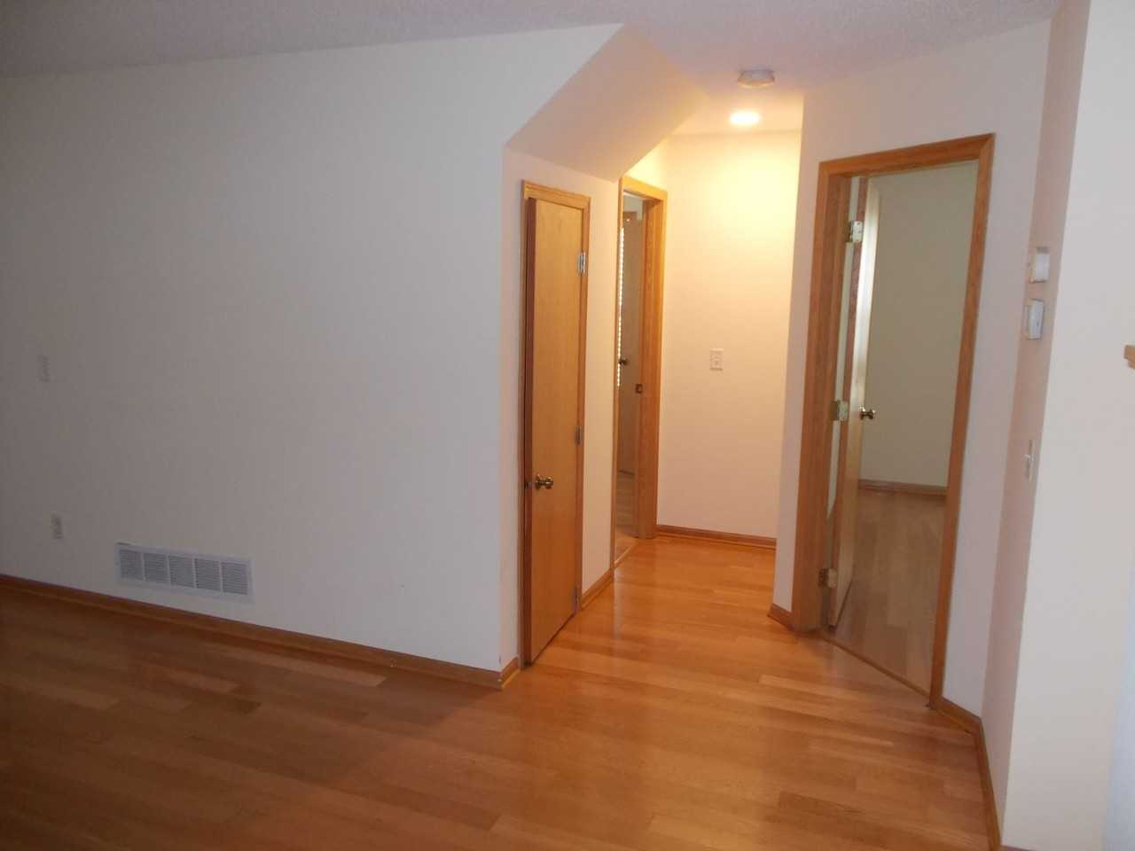 1020 Stinson St - Photo 6 of 35