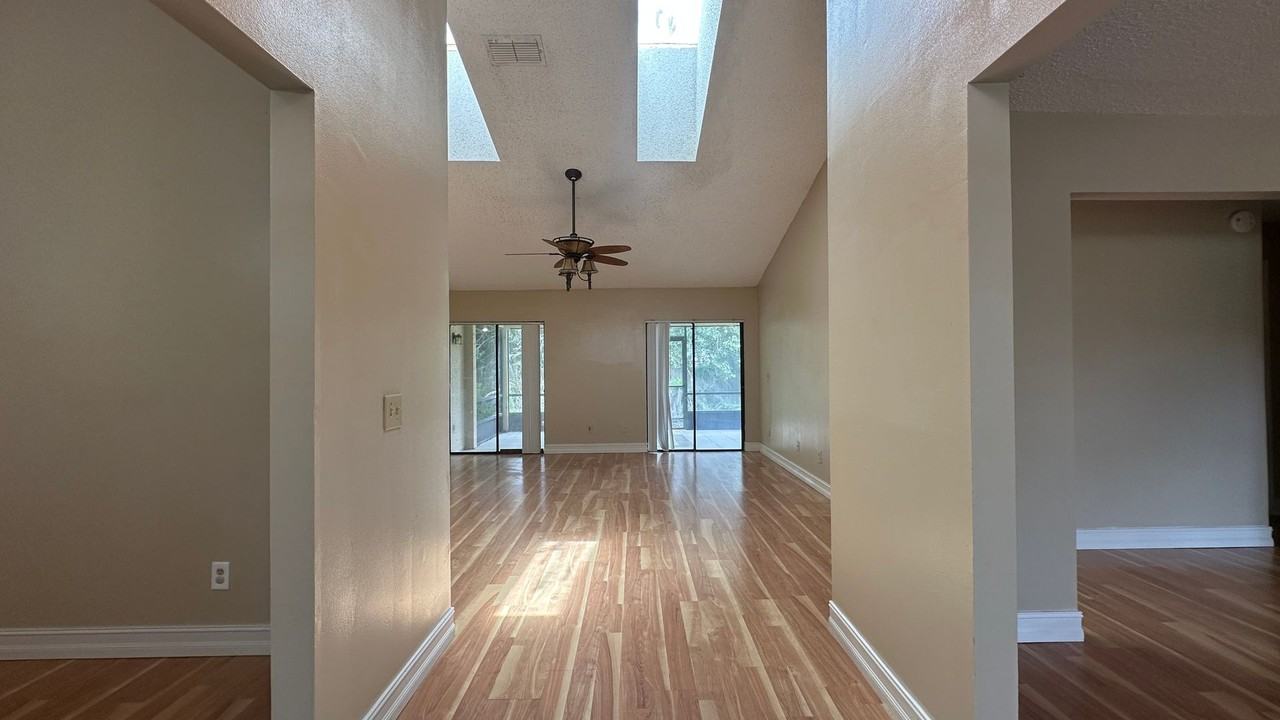 487 Carrigan Ave - Photo 6 of 46