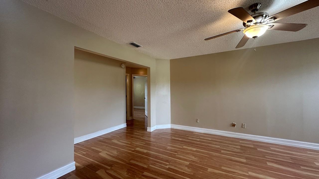 487 Carrigan Ave - Photo 7 of 46