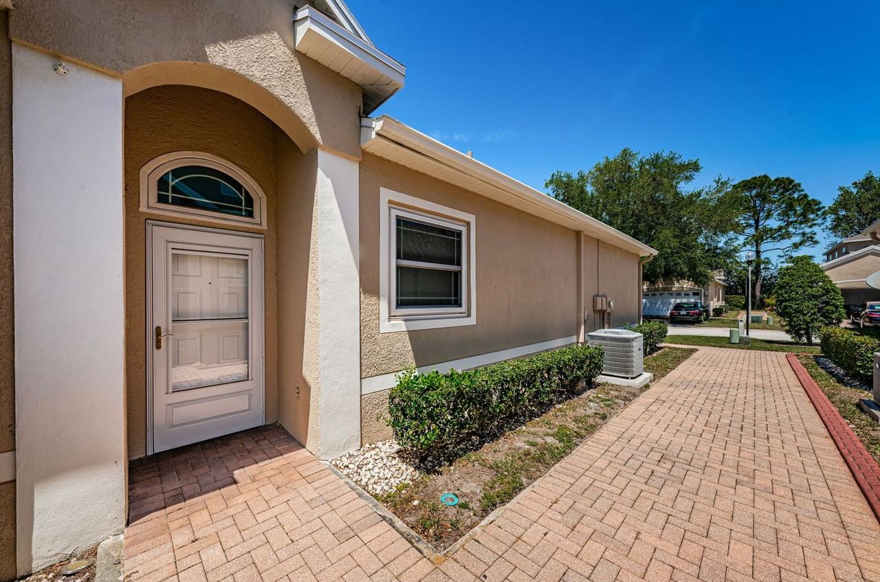 2624 2624 Tottenham Dr. - Ilda Cilingir - Photo 3 of 26
