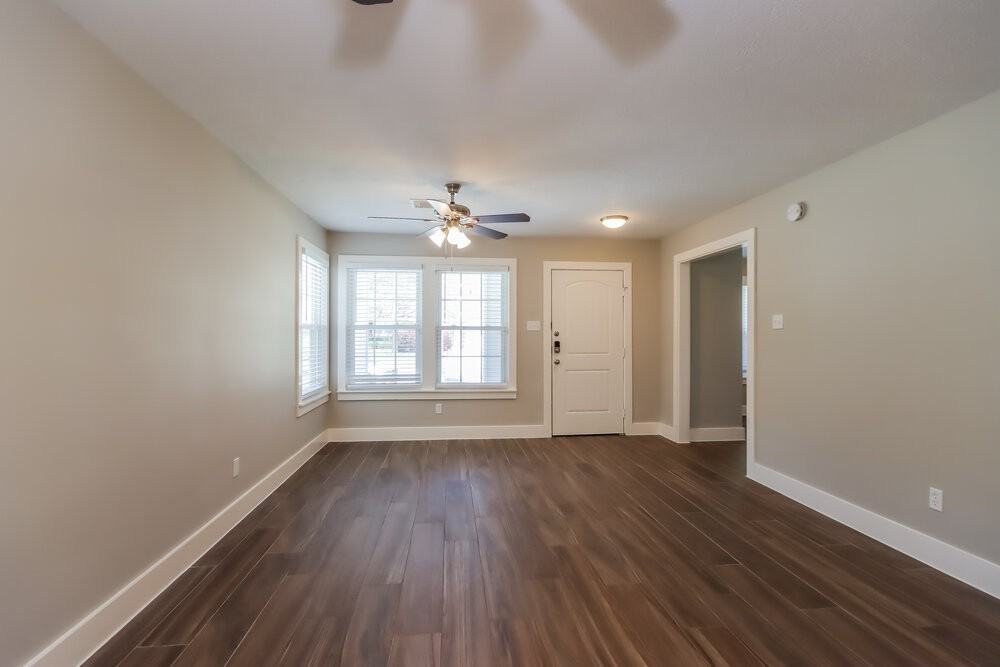18154 Windy Oaks Ct - Photo 4 of 16