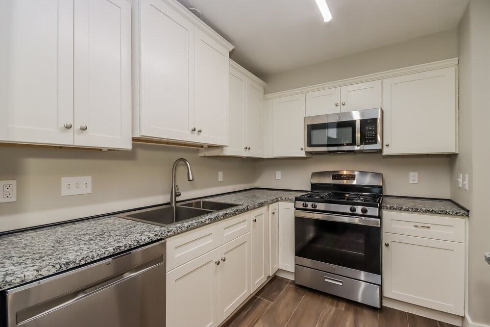 18154 Windy Oaks Ct - Photo 6 of 16