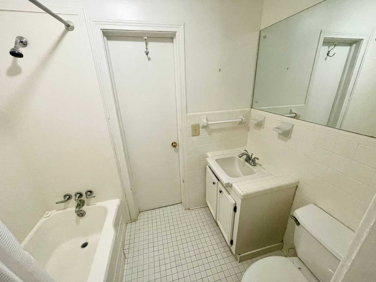 410 410 E Gov St - Photo 6 of 11