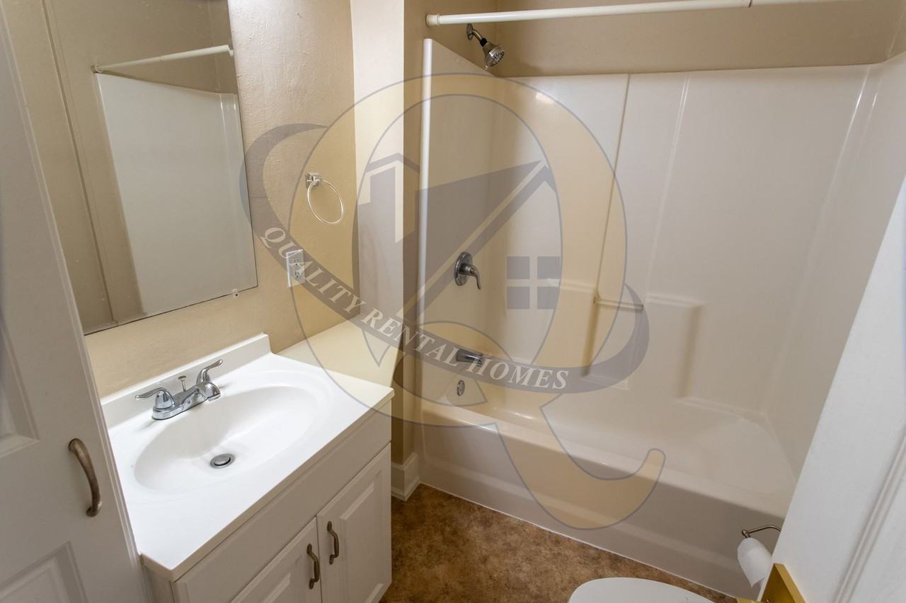 2468 Beulah St - Photo 6 of 16
