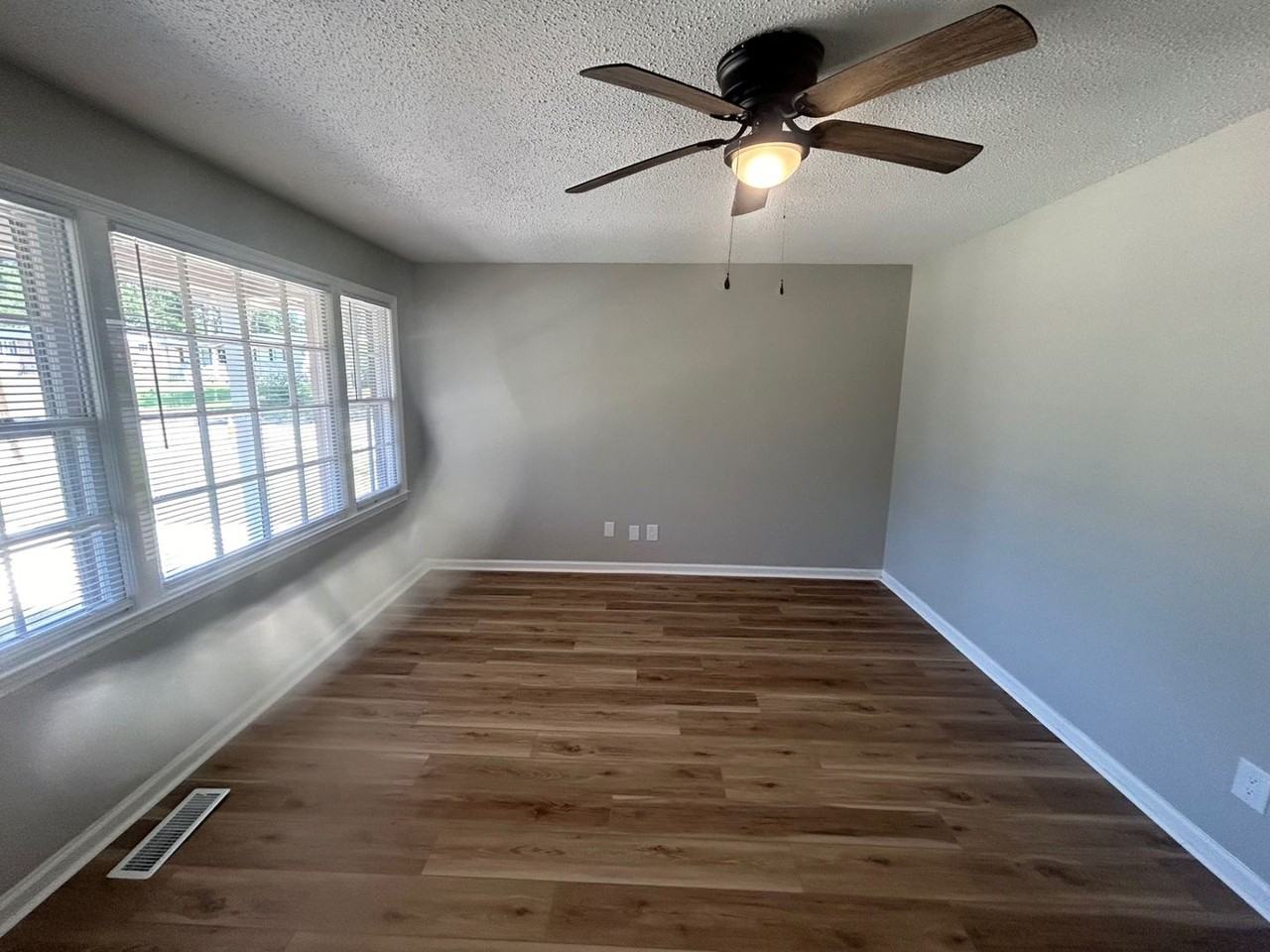 3728 Baywater Dr - Photo 3 of 25
