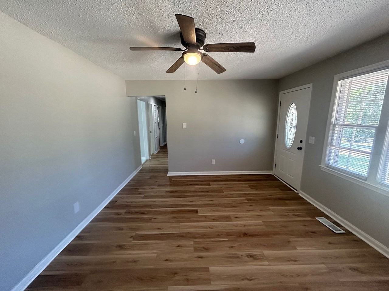3728 Baywater Dr - Photo 5 of 25