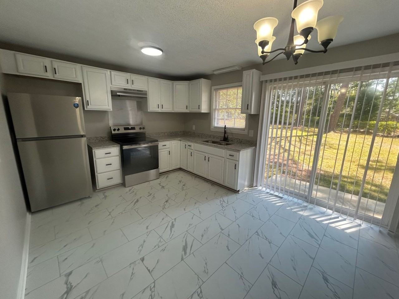 3728 Baywater Dr - Photo 7 of 25