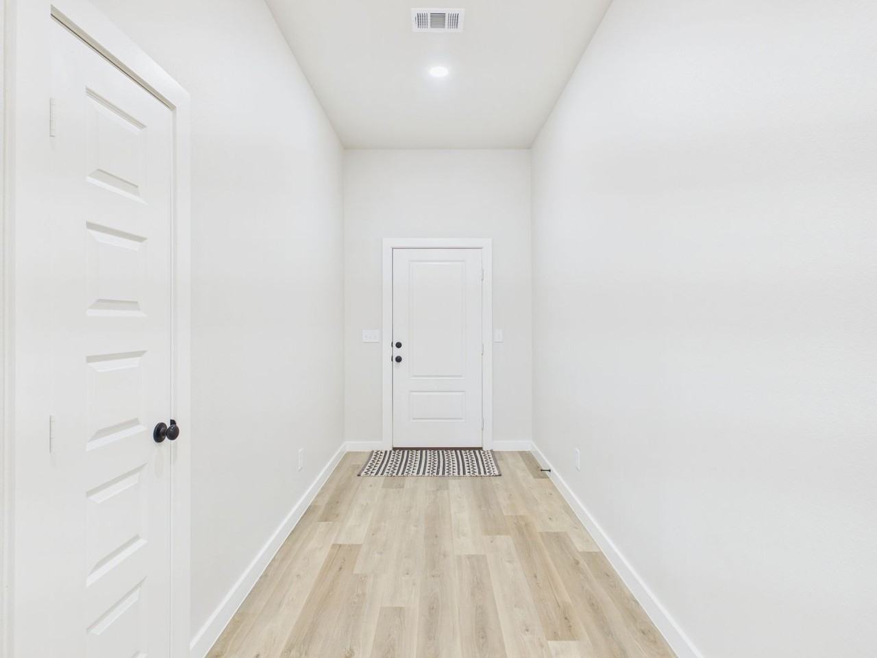3102 Swenson St - Photo 6 of 21