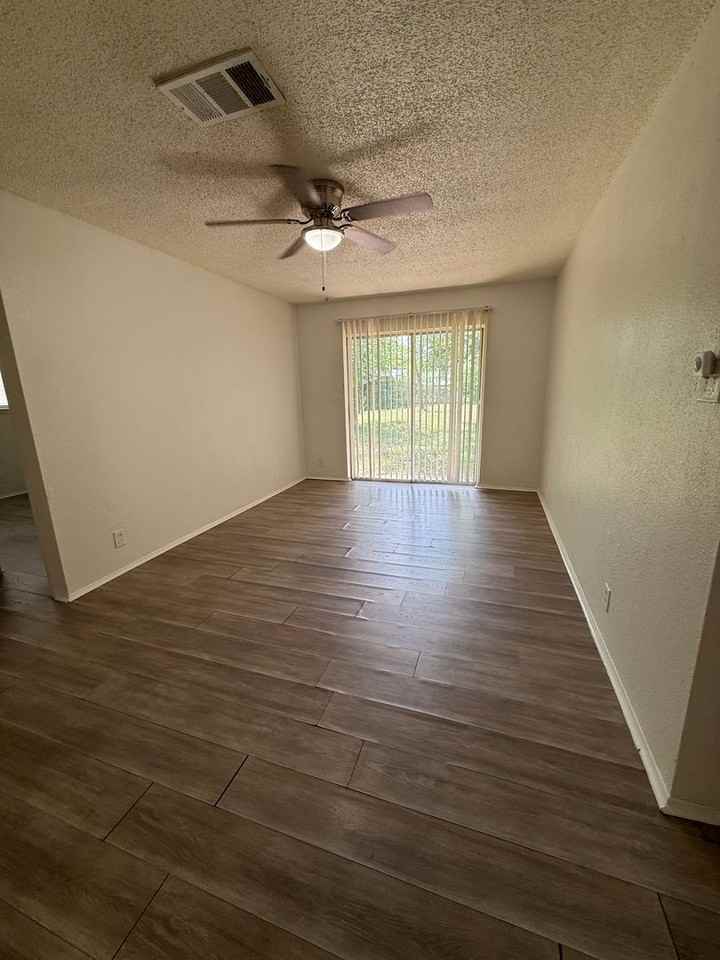 2307 Lake Louise Dr - Photo 2 of 12