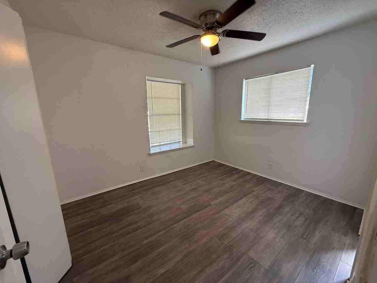 2307 Lake Louise Dr - Photo 4 of 12