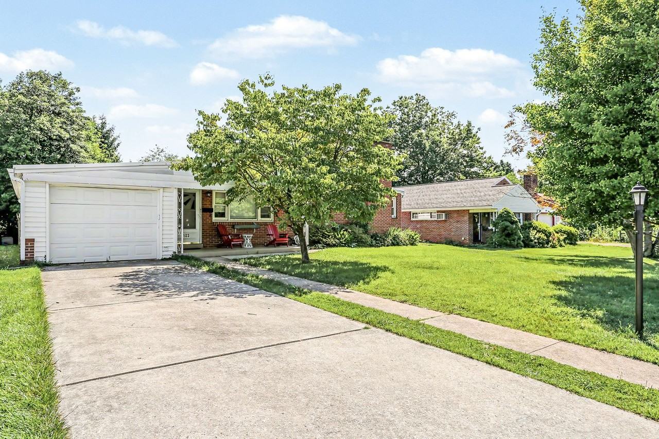 103 Maple Ave - Photo 4 of 25