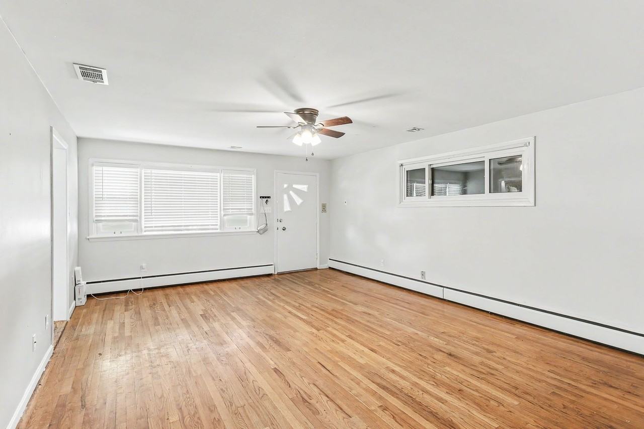 103 Maple Ave - Photo 5 of 25