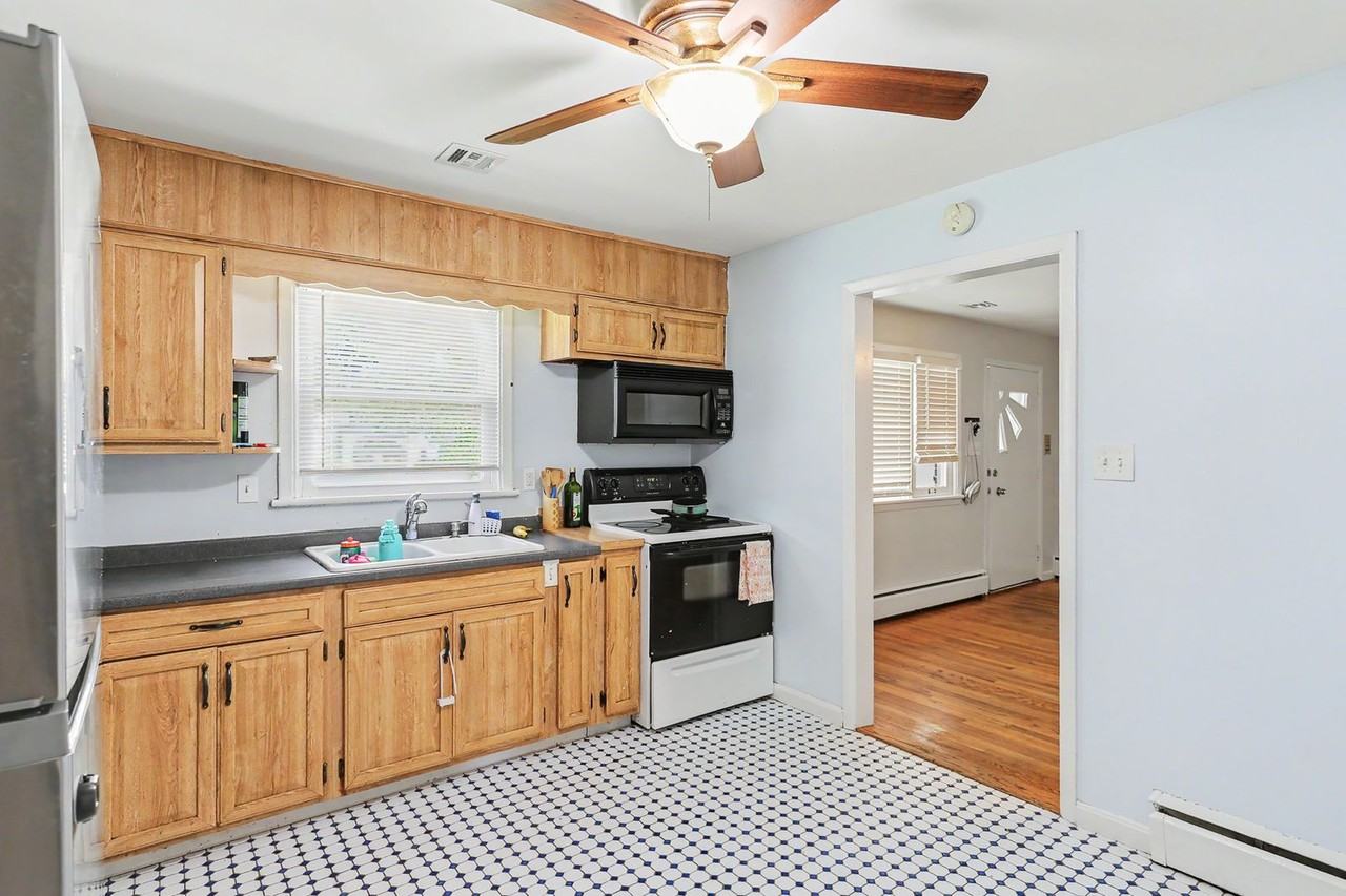 103 Maple Ave - Photo 7 of 25