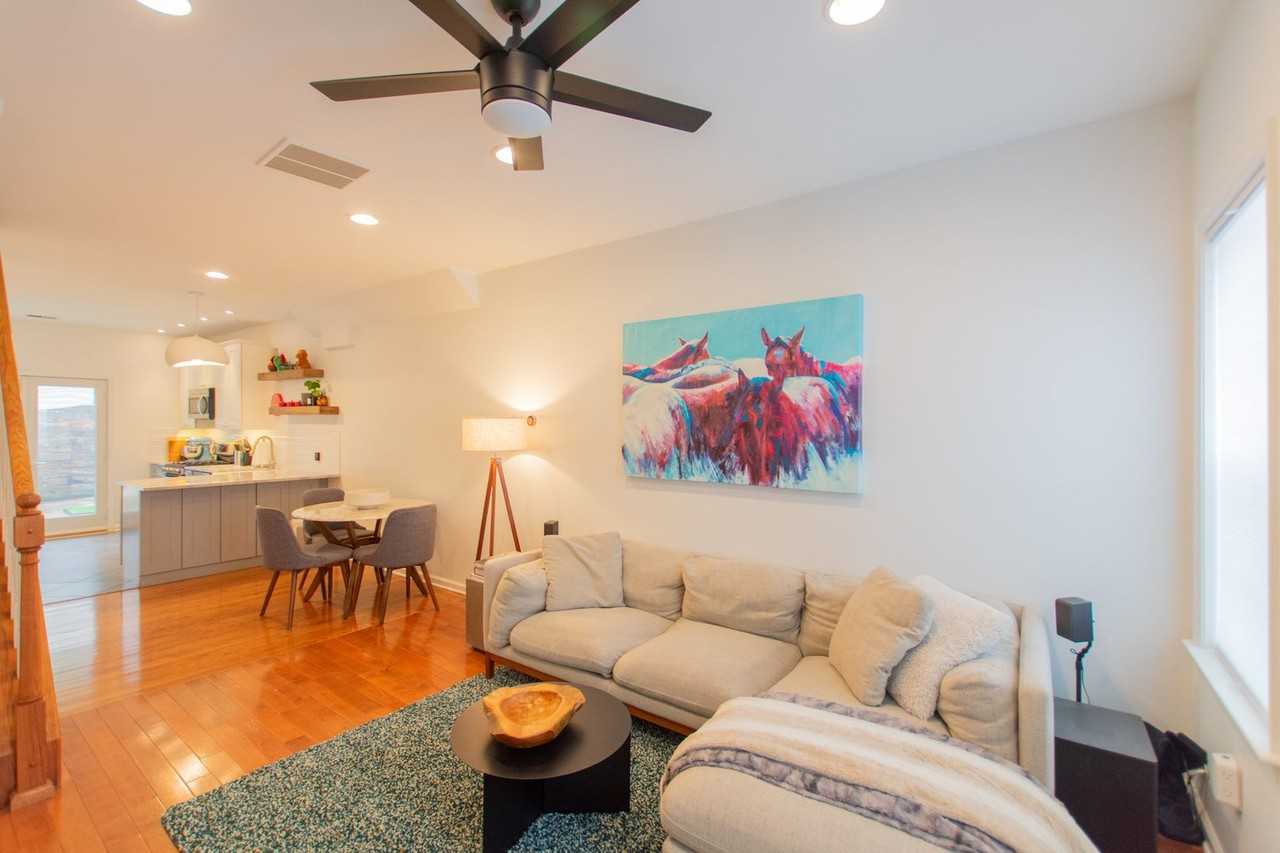 2207 Kimball St - Photo 2 of 32