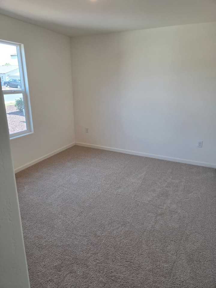 8215 8215 Tydeman Dr - Photo 6 of 20