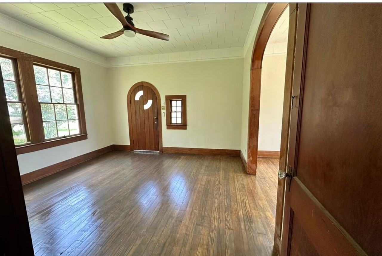 426 Bellevue St - Photo 2 of 10
