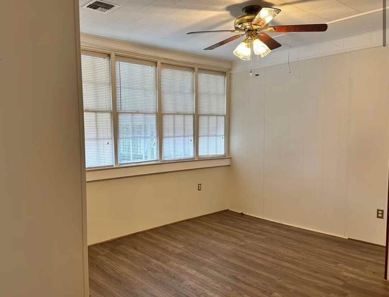 426 Bellevue St - Photo 6 of 10