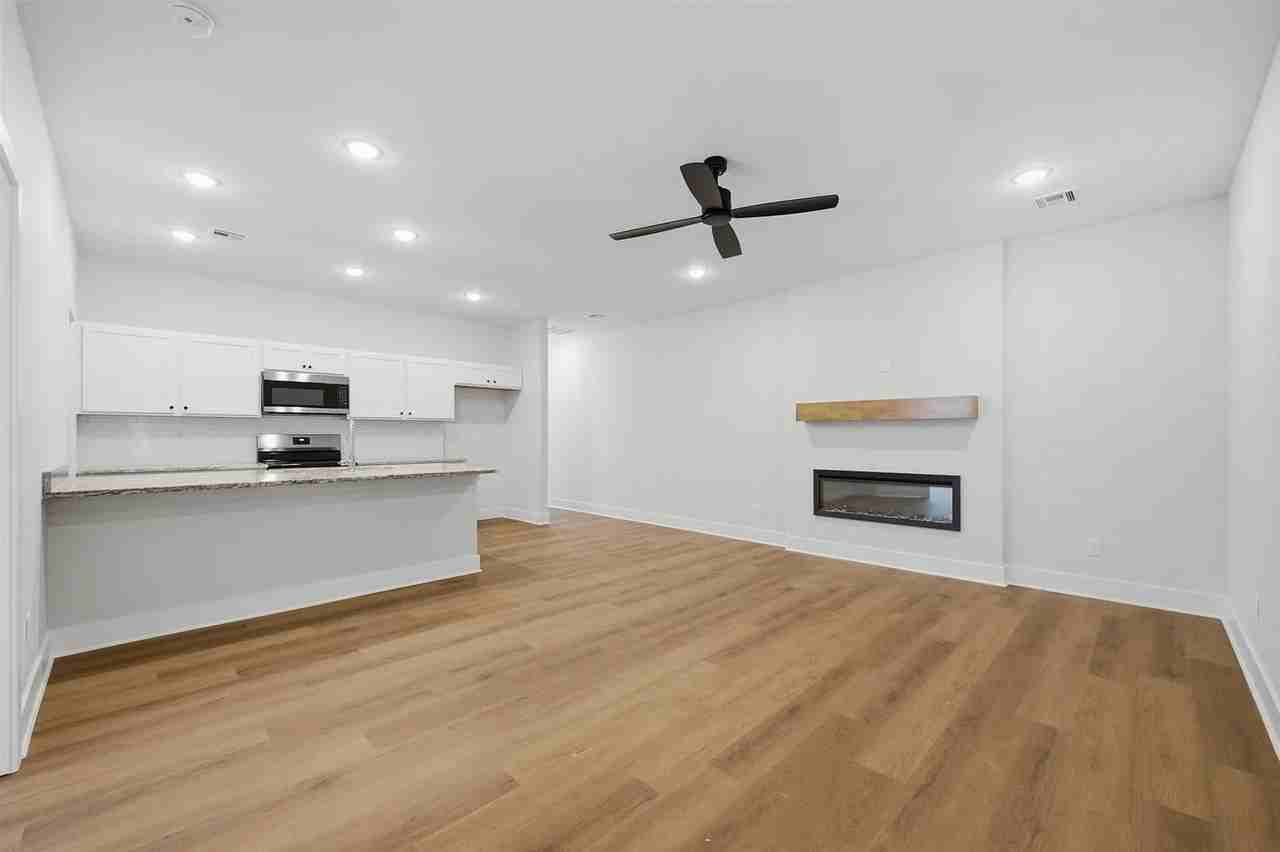 119 119 N Mendocino Ct - Photo 4 of 21
