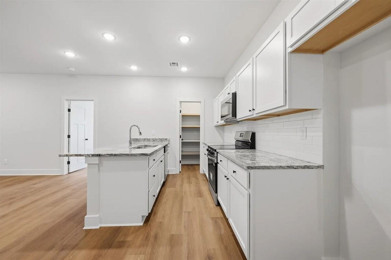 119 119 N Mendocino Ct - Photo 6 of 21
