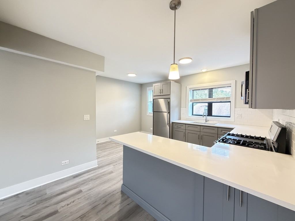 1133 Oak Ave #3E - Photo 3 of 21