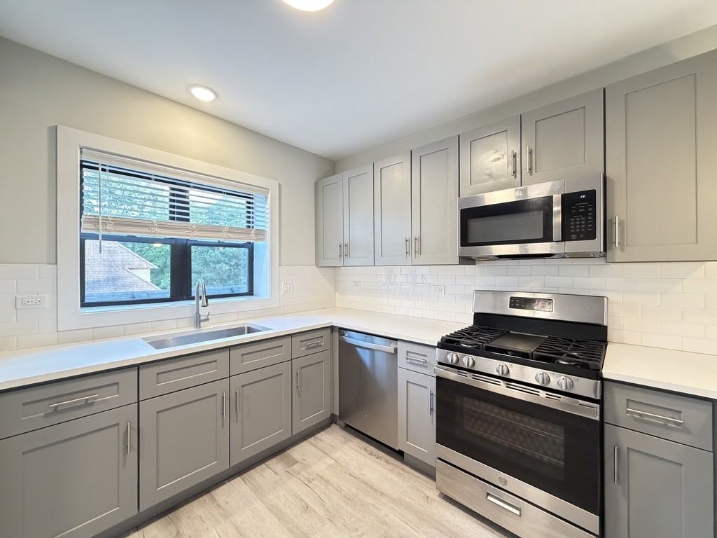 1133 Oak Ave #3E - Photo 6 of 21
