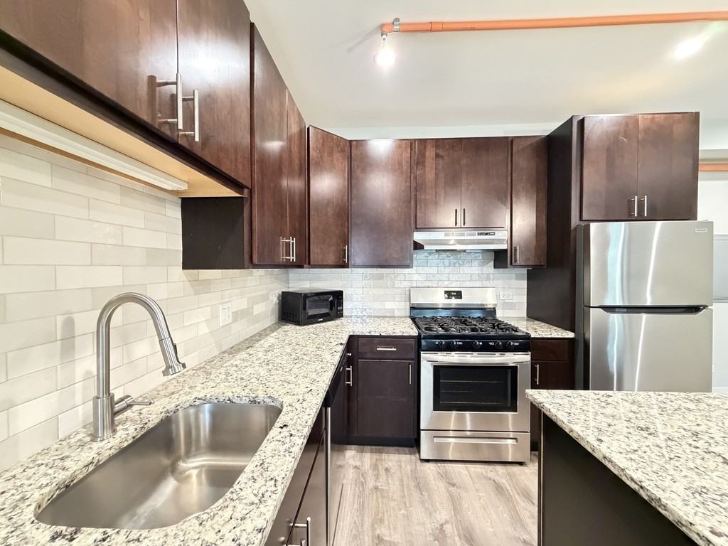 1142 Maple Ave #2 - Photo 5 of 21