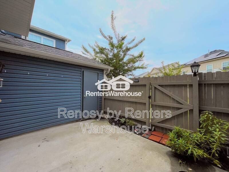 1713 Dresdon Ln - Photo 2 of 34