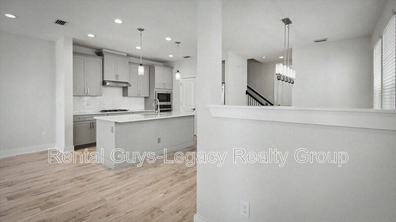 409 Crestview Dr - Photo 4 of 34