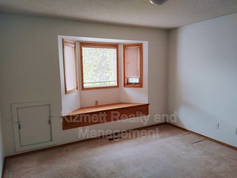 615 Forest Lane Nw - Photo 5 of 21