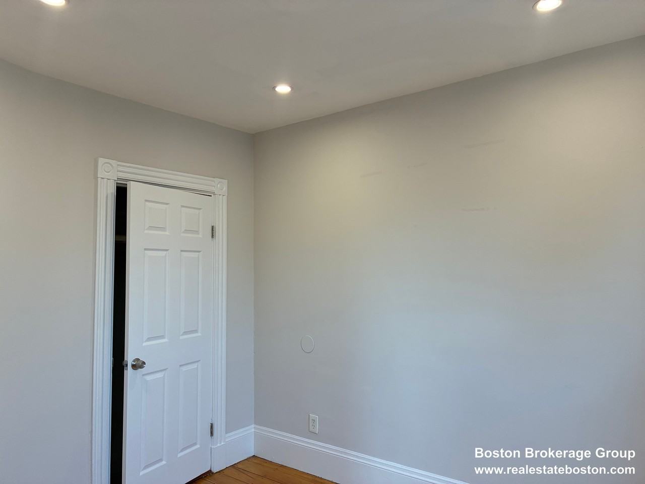 22 Howell St #3 - Photo 6 of 8