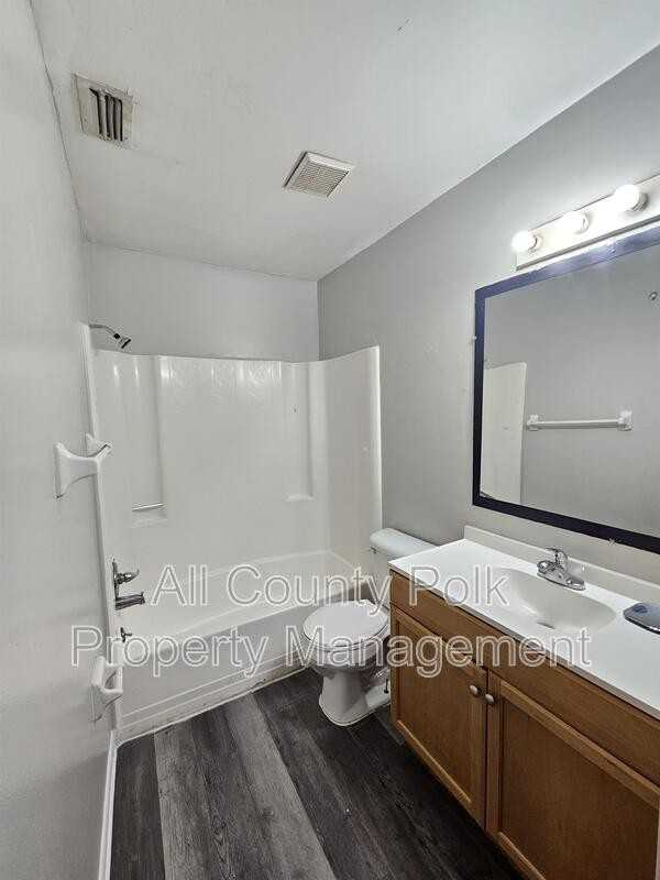 3037 Saint Paul Dr - Photo 7 of 10