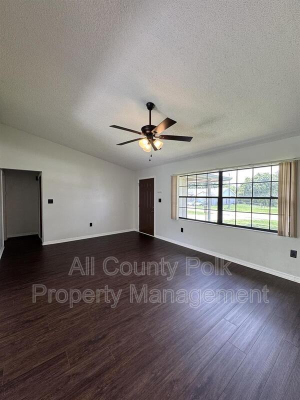 8601 Sunnydale Ln - Photo 5 of 40