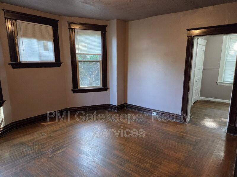 954 Hawthorne Ave #FL1 - Photo 4 of 23
