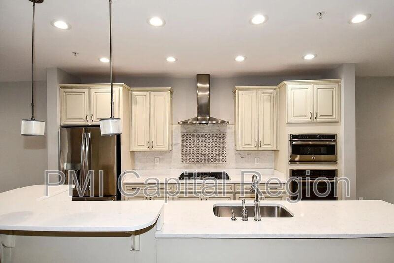 334 Community Center Ave - Photo 6 of 29