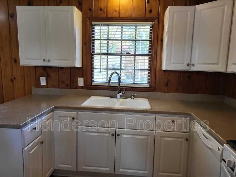 7512 Briardale Dr - Photo 5 of 10