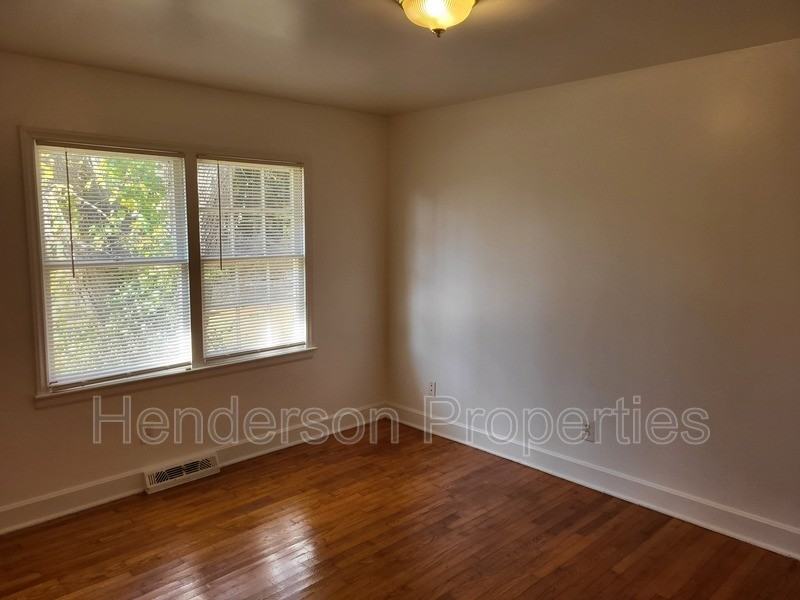 7512 Briardale Dr - Photo 7 of 10