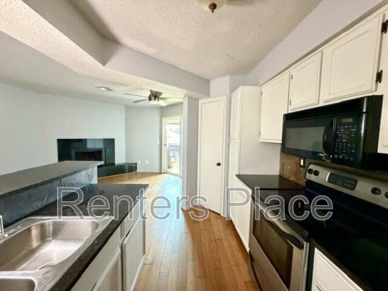1207 S Quaker Ave #203 - Photo 5 of 12