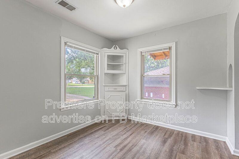 1107 W 27th St S - Photo 4 of 16