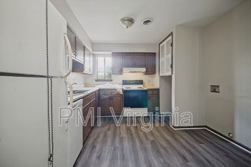 1474 E Tanners Creek Dr - Photo 4 of 37