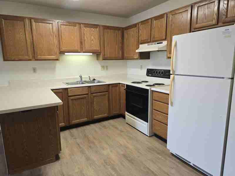 230 Robbins St - Photo 2 of 21