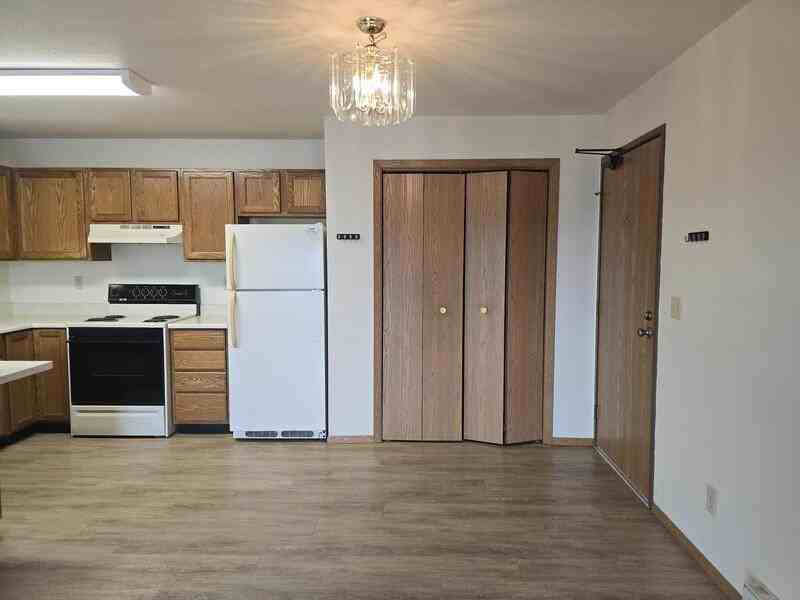 230 Robbins St - Photo 4 of 21